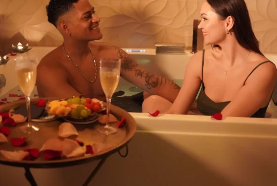COUPLE'S MASSAGE & AROMATIC BATH